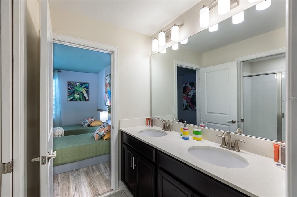 En Venta: $869,000 (6 camas, 6 baños, 3760 Pies cuadrados)