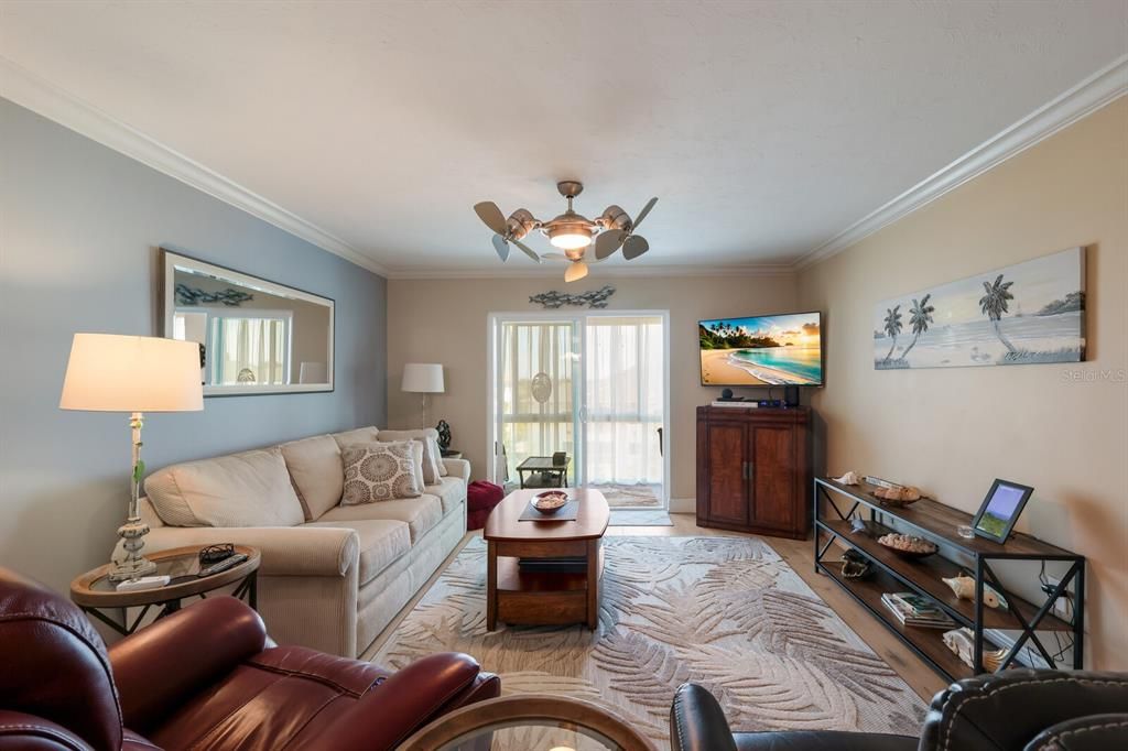 Active With Contract: $187,000 (2 beds, 2 baths, 1326 Square Feet)