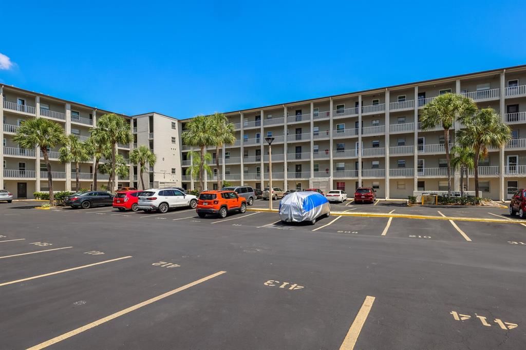 Active With Contract: $187,000 (2 beds, 2 baths, 1326 Square Feet)
