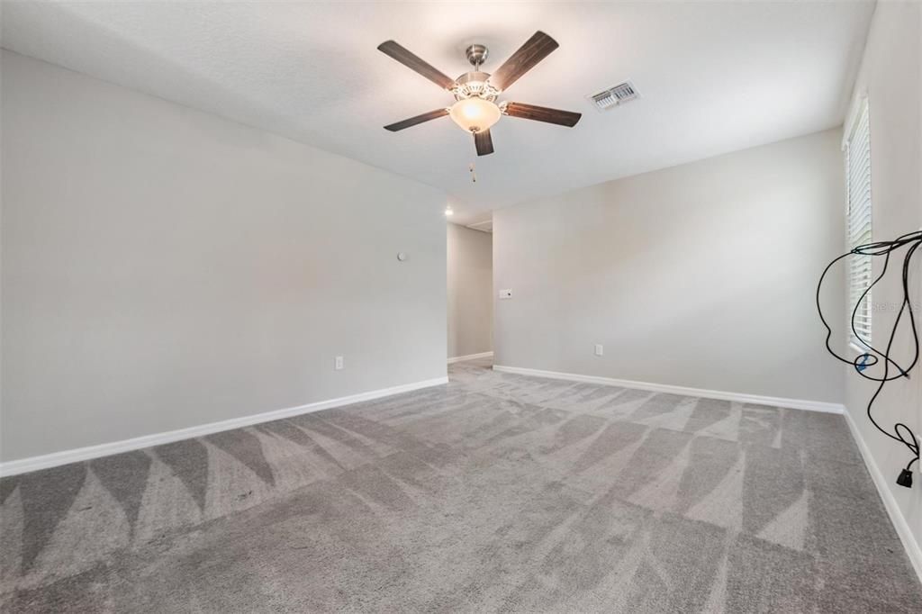 Active With Contract: $2,950 (5 beds, 2 baths, 2415 Square Feet)
