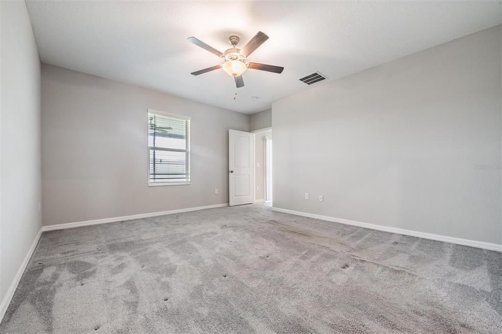 Active With Contract: $2,950 (5 beds, 2 baths, 2415 Square Feet)