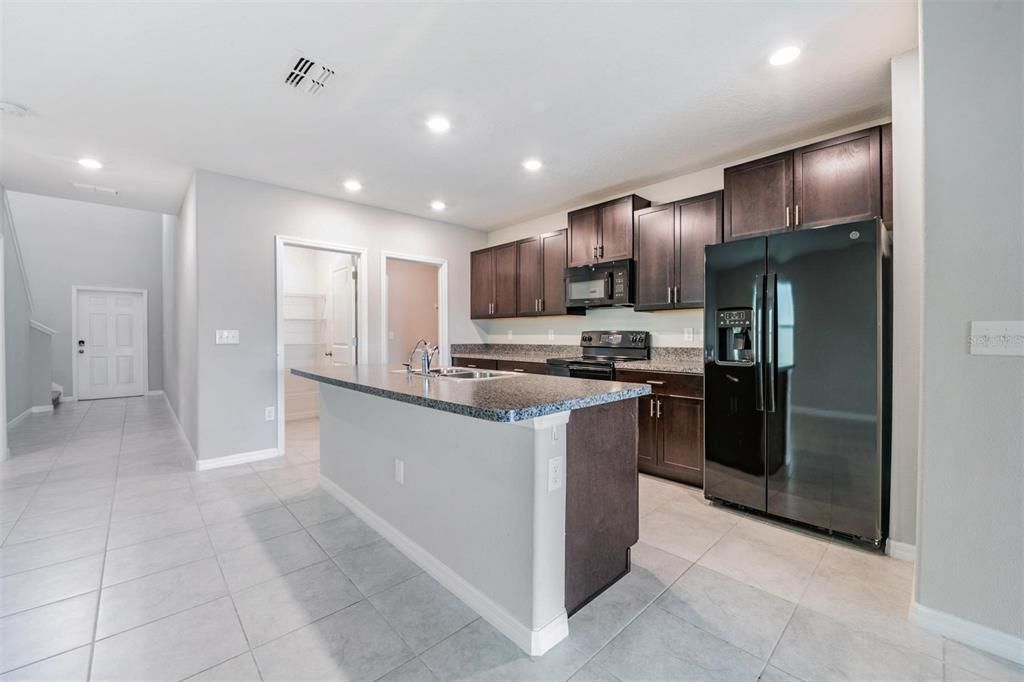 Active With Contract: $2,950 (5 beds, 2 baths, 2415 Square Feet)