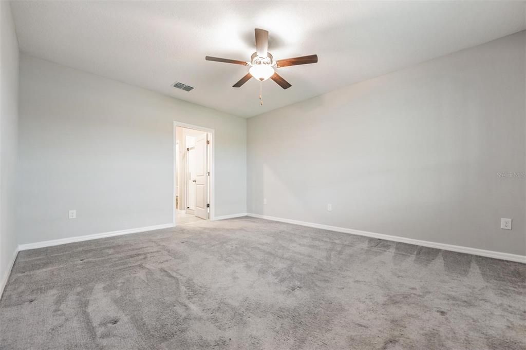 Active With Contract: $2,950 (5 beds, 2 baths, 2415 Square Feet)