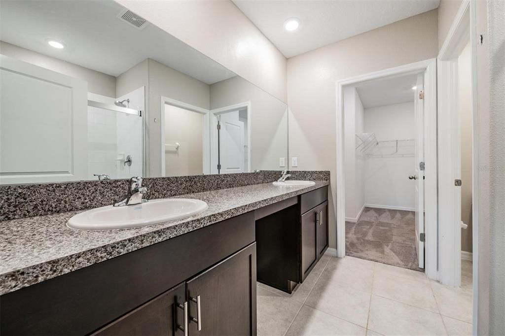 Active With Contract: $2,950 (5 beds, 2 baths, 2415 Square Feet)