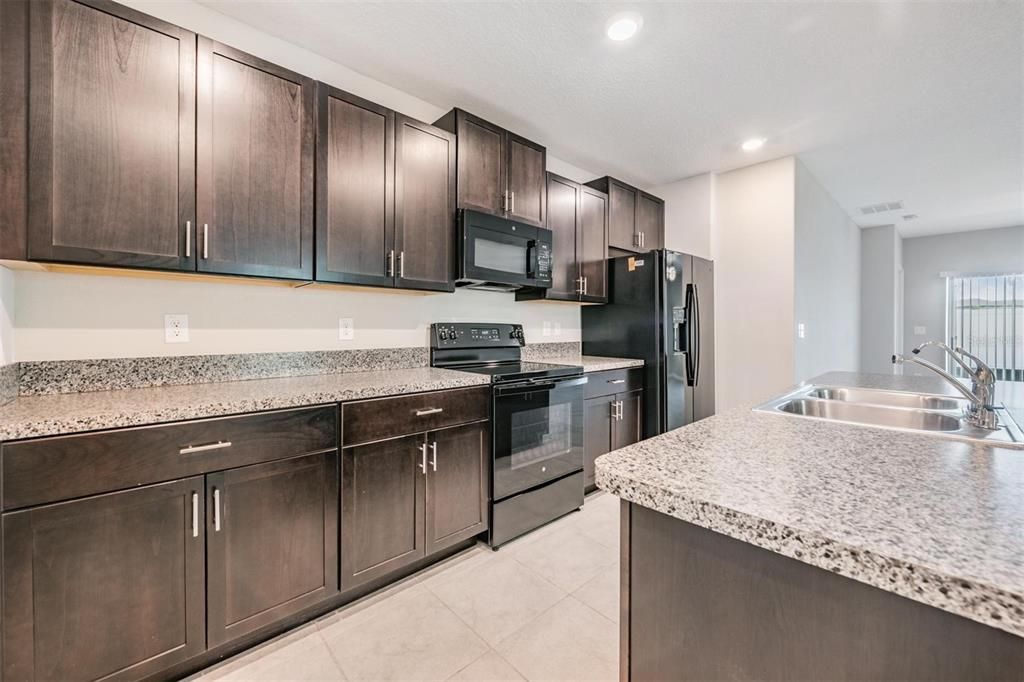 Active With Contract: $2,950 (5 beds, 2 baths, 2415 Square Feet)