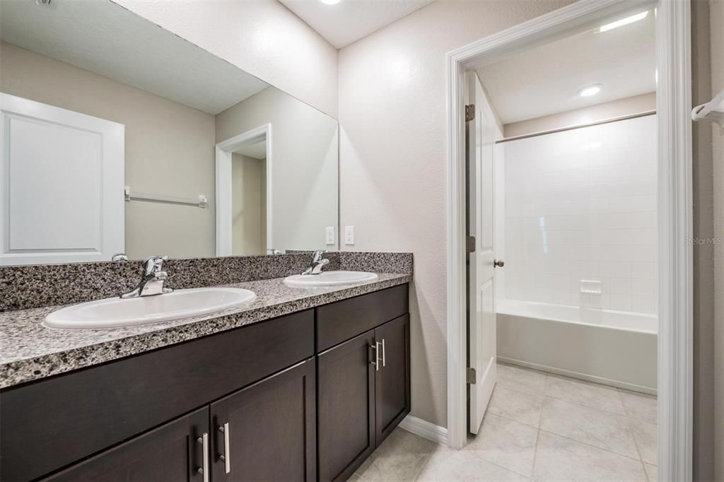 Active With Contract: $2,950 (5 beds, 2 baths, 2415 Square Feet)