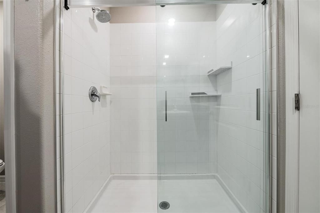 Active With Contract: $2,950 (5 beds, 2 baths, 2415 Square Feet)