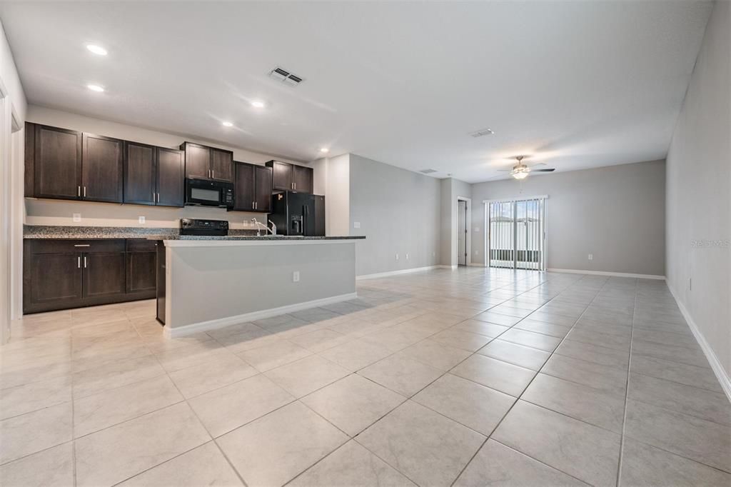 Active With Contract: $2,950 (5 beds, 2 baths, 2415 Square Feet)