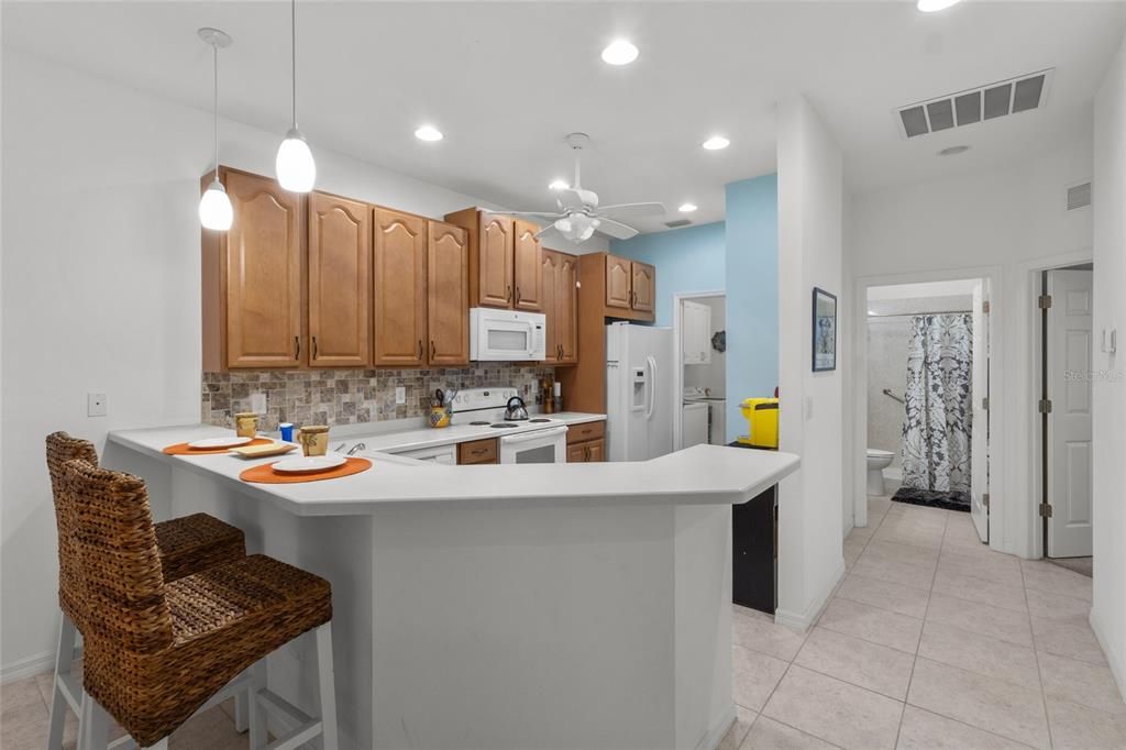 For Sale: $288,000 (2 beds, 2 baths, 1338 Square Feet)