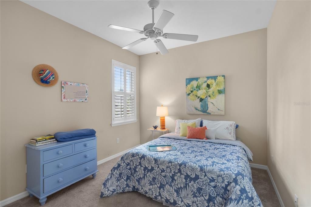 For Sale: $288,000 (2 beds, 2 baths, 1338 Square Feet)