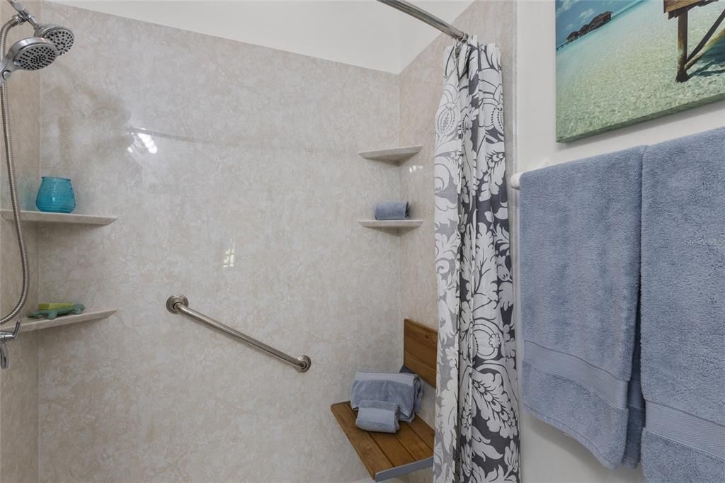 For Sale: $288,000 (2 beds, 2 baths, 1338 Square Feet)