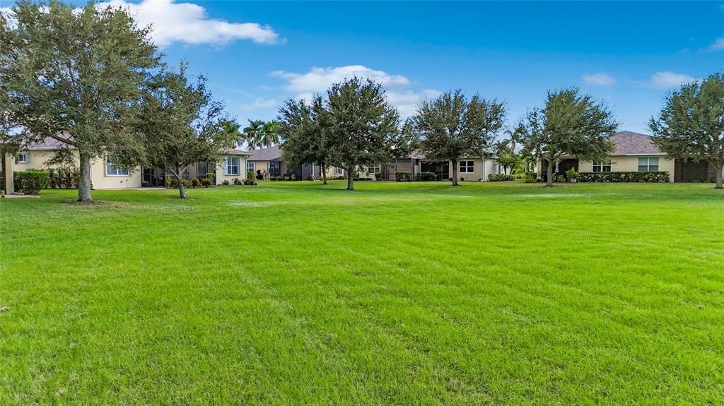 For Sale: $288,000 (2 beds, 2 baths, 1338 Square Feet)