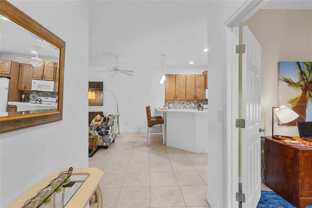 For Sale: $288,000 (2 beds, 2 baths, 1338 Square Feet)