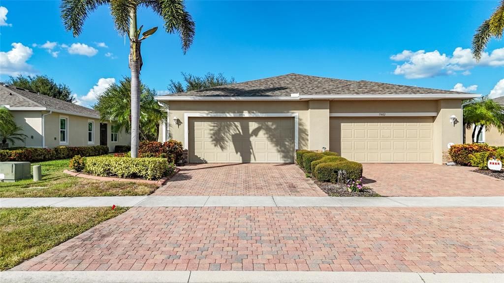 For Sale: $288,000 (2 beds, 2 baths, 1338 Square Feet)