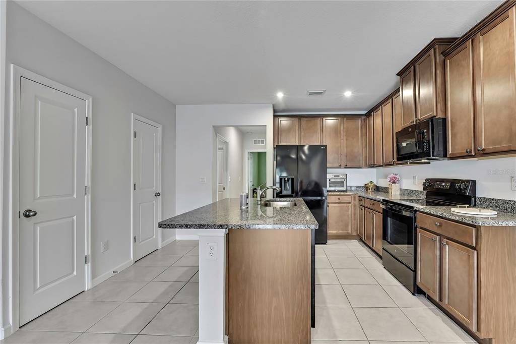 For Sale: $299,900 (3 beds, 2 baths, 1532 Square Feet)