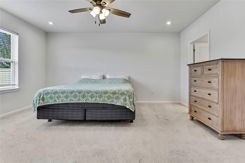 For Sale: $299,900 (3 beds, 2 baths, 1532 Square Feet)