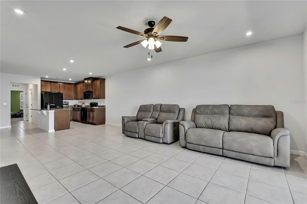 For Sale: $299,900 (3 beds, 2 baths, 1532 Square Feet)