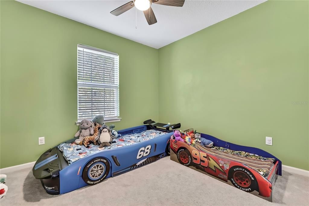 For Sale: $299,900 (3 beds, 2 baths, 1532 Square Feet)