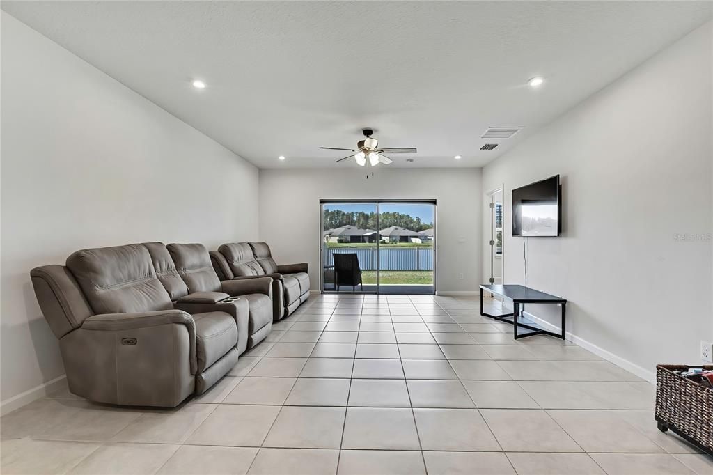 For Sale: $299,900 (3 beds, 2 baths, 1532 Square Feet)