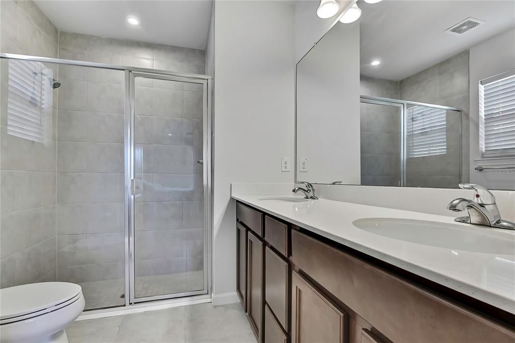 For Sale: $299,900 (3 beds, 2 baths, 1532 Square Feet)