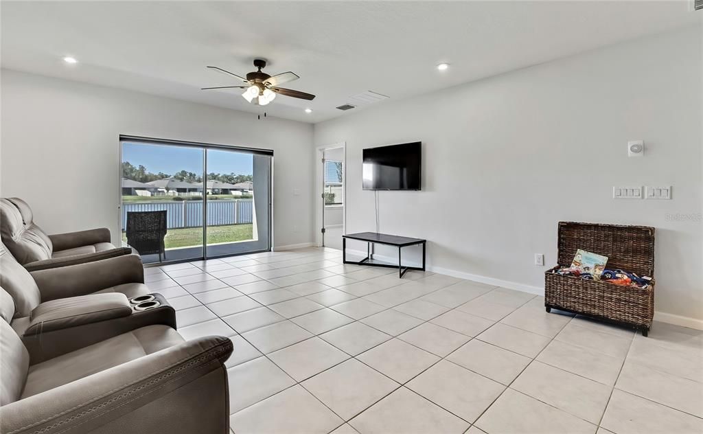 For Sale: $299,900 (3 beds, 2 baths, 1532 Square Feet)