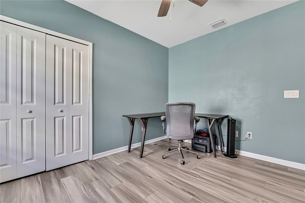 For Sale: $299,900 (3 beds, 2 baths, 1532 Square Feet)