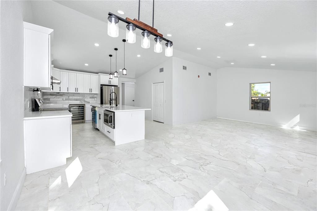 For Sale: $525,000 (3 beds, 2 baths, 1754 Square Feet)