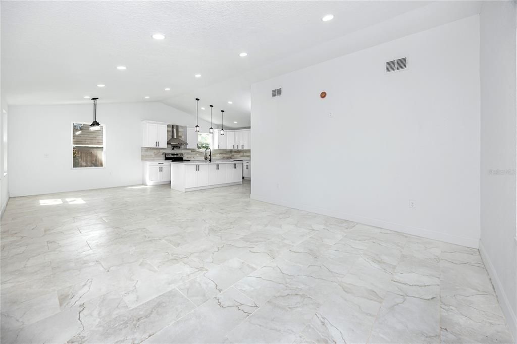 For Sale: $525,000 (3 beds, 2 baths, 1754 Square Feet)