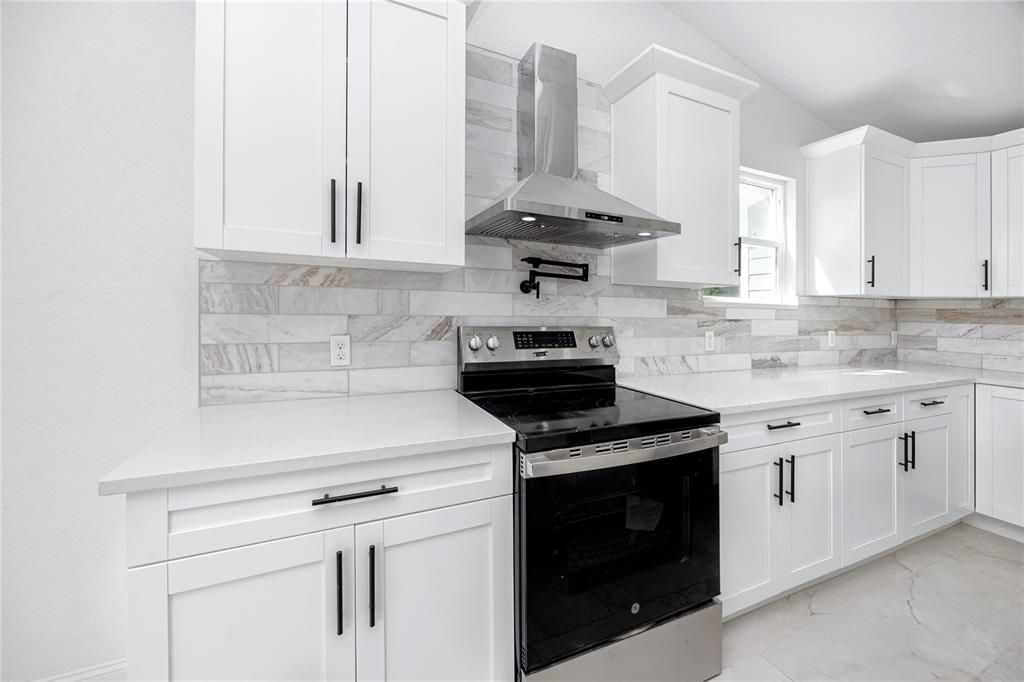 For Sale: $525,000 (3 beds, 2 baths, 1754 Square Feet)