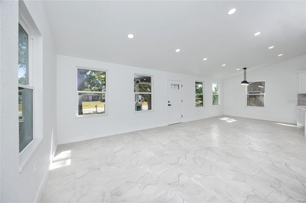 For Sale: $525,000 (3 beds, 2 baths, 1754 Square Feet)