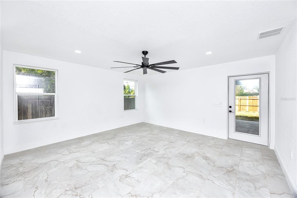 For Sale: $525,000 (3 beds, 2 baths, 1754 Square Feet)