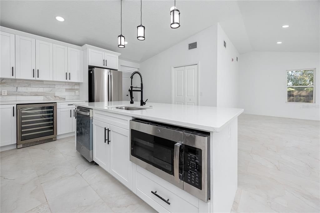 For Sale: $525,000 (3 beds, 2 baths, 1754 Square Feet)