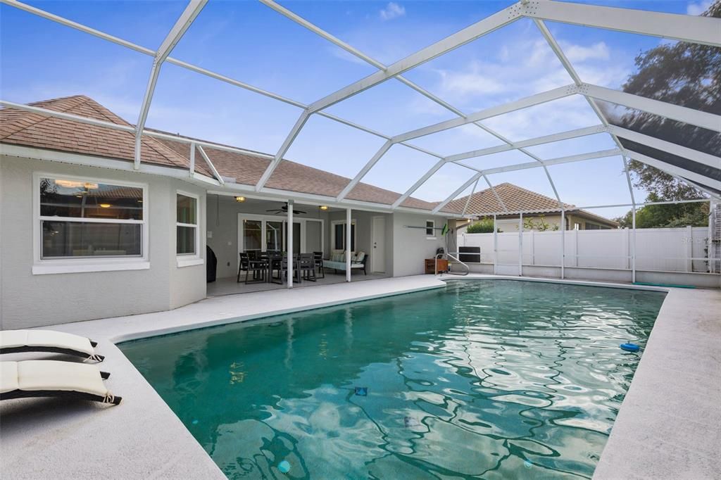 合同活跃: $474,900 (3 贝兹, 3 浴室, 2053 平方英尺)