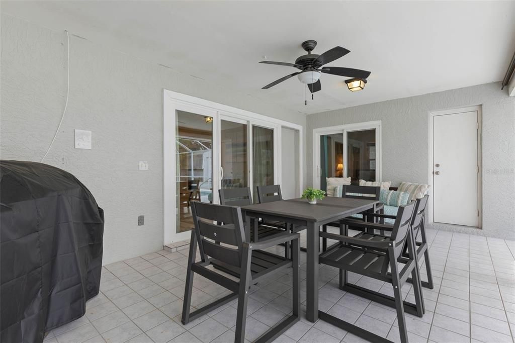 合同活跃: $474,900 (3 贝兹, 3 浴室, 2053 平方英尺)