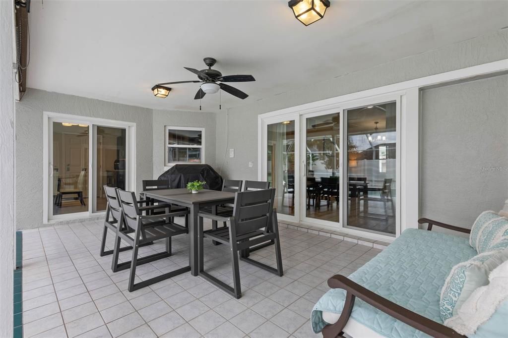 合同活跃: $474,900 (3 贝兹, 3 浴室, 2053 平方英尺)