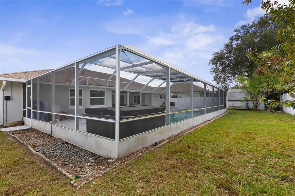 合同活跃: $474,900 (3 贝兹, 3 浴室, 2053 平方英尺)