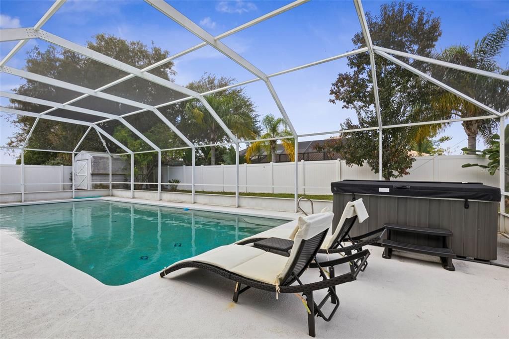 合同活跃: $474,900 (3 贝兹, 3 浴室, 2053 平方英尺)