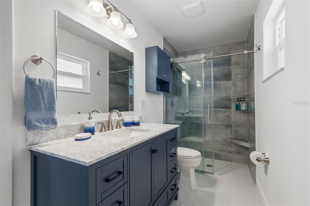 合同活跃: $474,900 (3 贝兹, 3 浴室, 2053 平方英尺)