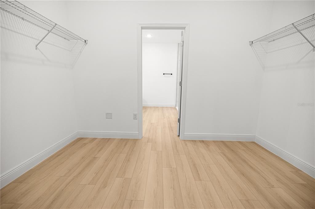 For Sale: $289,900 (4 beds, 2 baths, 1730 Square Feet)