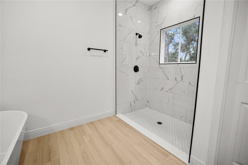 For Sale: $289,900 (4 beds, 2 baths, 1730 Square Feet)