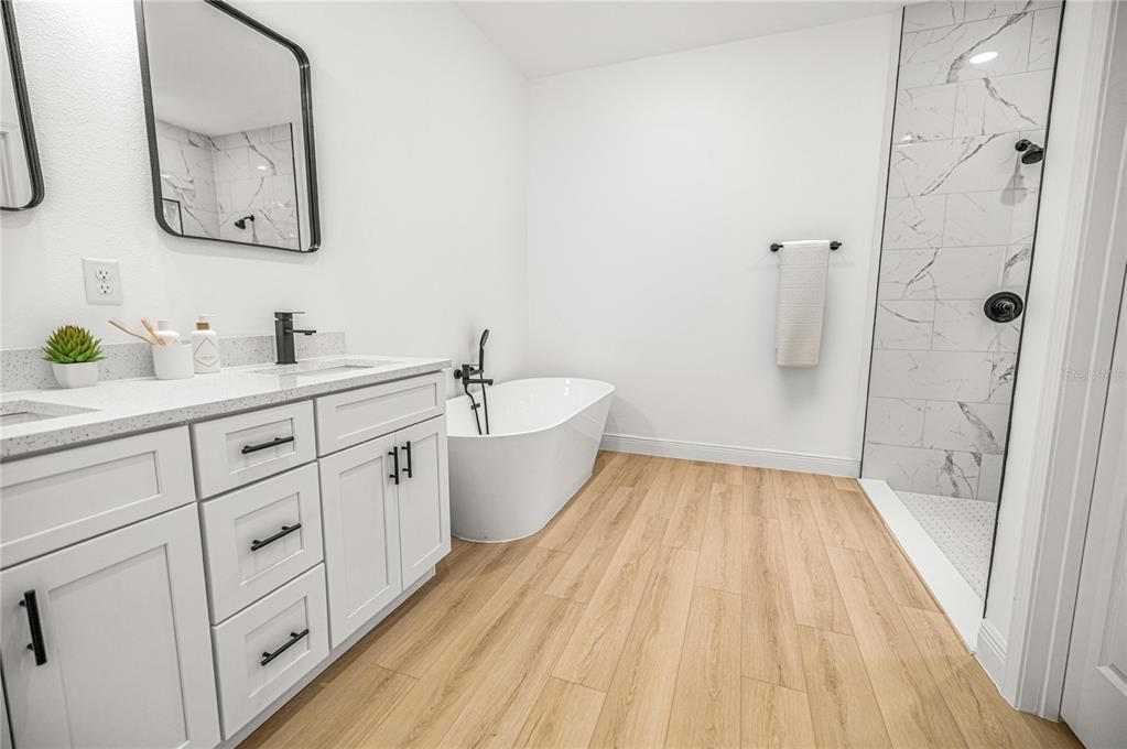 For Sale: $289,900 (4 beds, 2 baths, 1730 Square Feet)