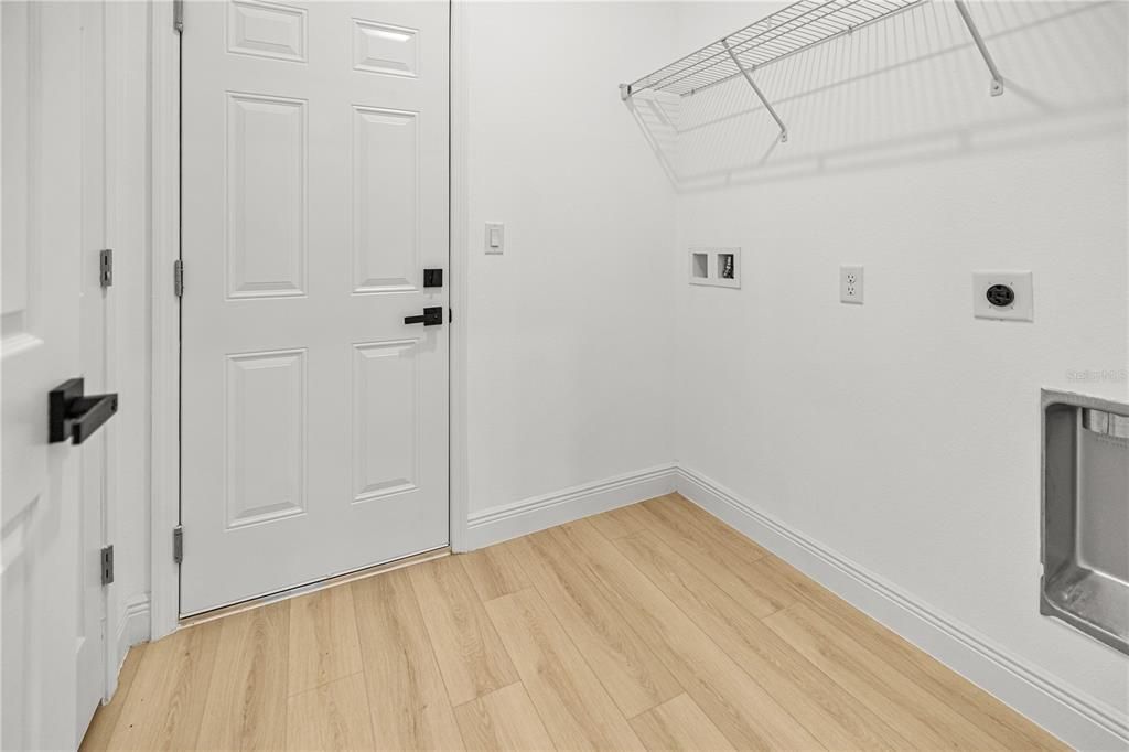 For Sale: $289,900 (4 beds, 2 baths, 1730 Square Feet)