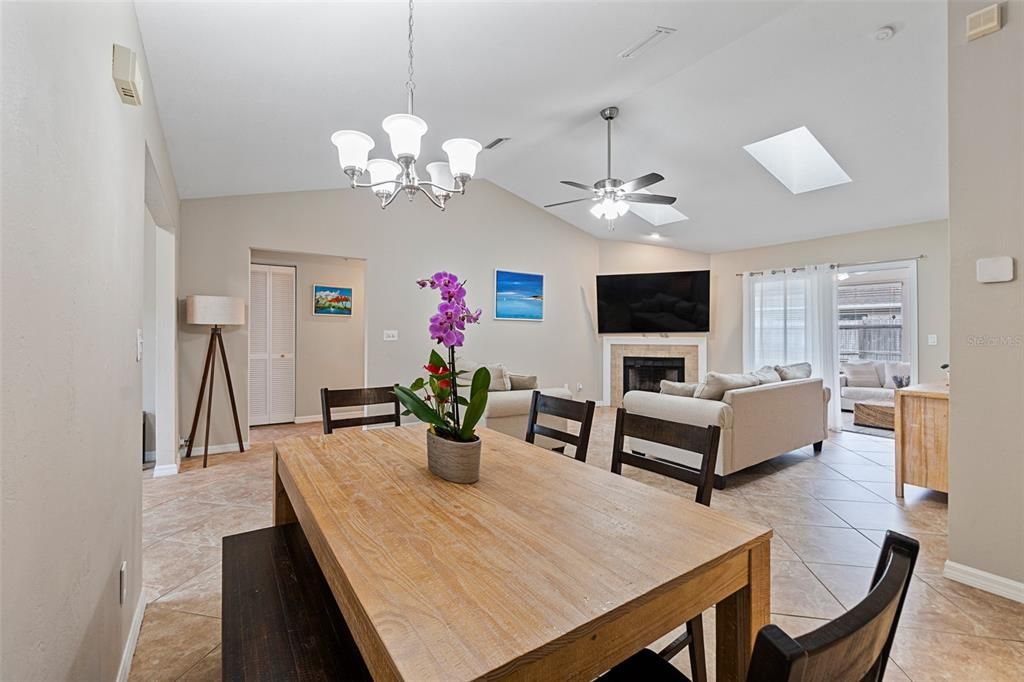 En Renta: $2,300 (3 camas, 2 baños, 1426 Pies cuadrados)