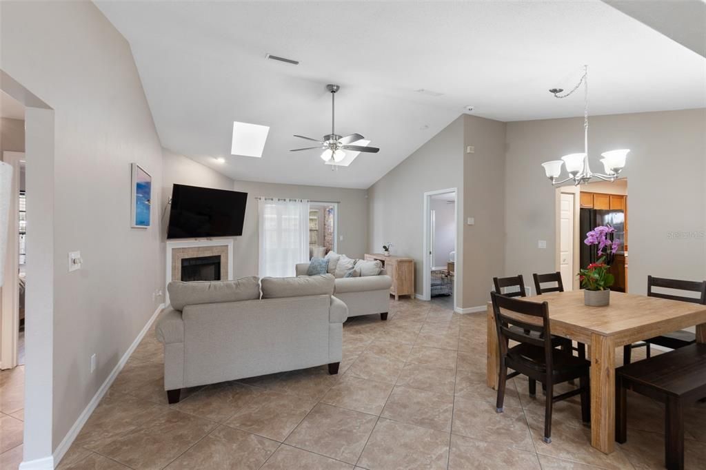 En Renta: $2,300 (3 camas, 2 baños, 1426 Pies cuadrados)