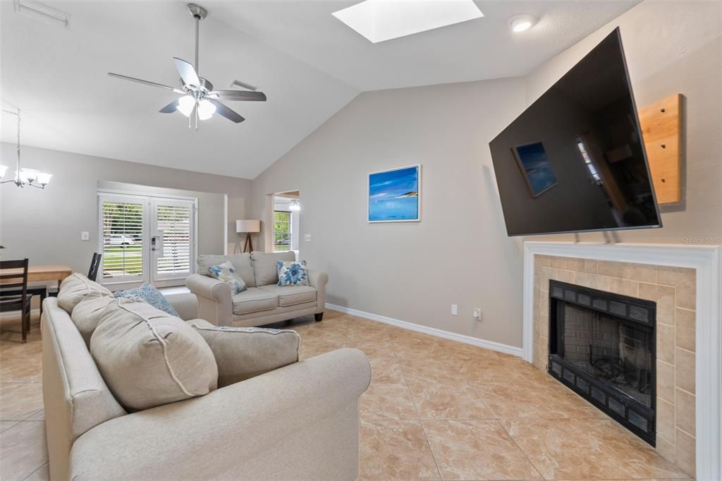 En Renta: $2,300 (3 camas, 2 baños, 1426 Pies cuadrados)