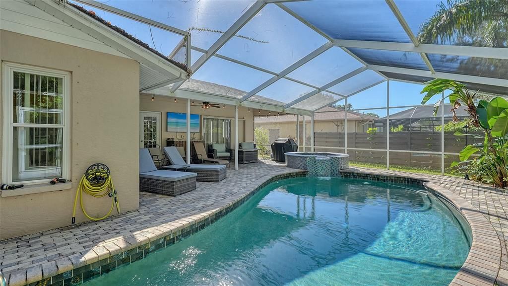 出租: $6,500 (3 贝兹, 2 浴室, 1884 平方英尺)