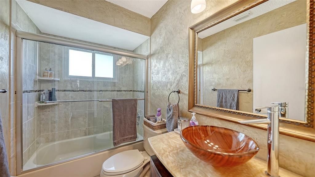 出租: $6,500 (3 贝兹, 2 浴室, 1884 平方英尺)