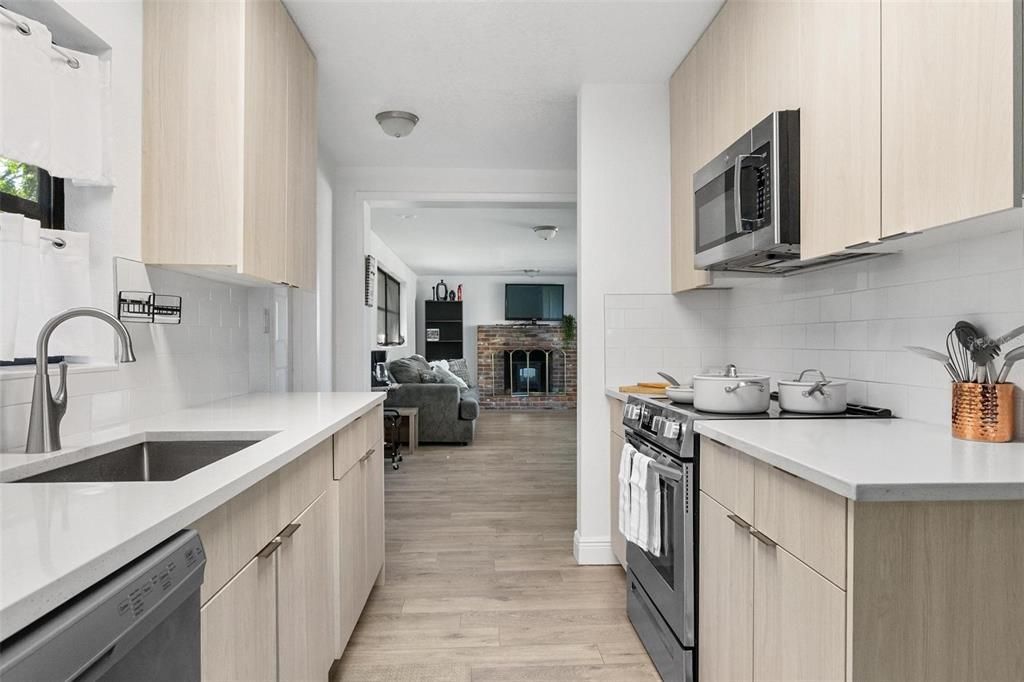 For Sale: $374,900 (3 beds, 2 baths, 1751 Square Feet)