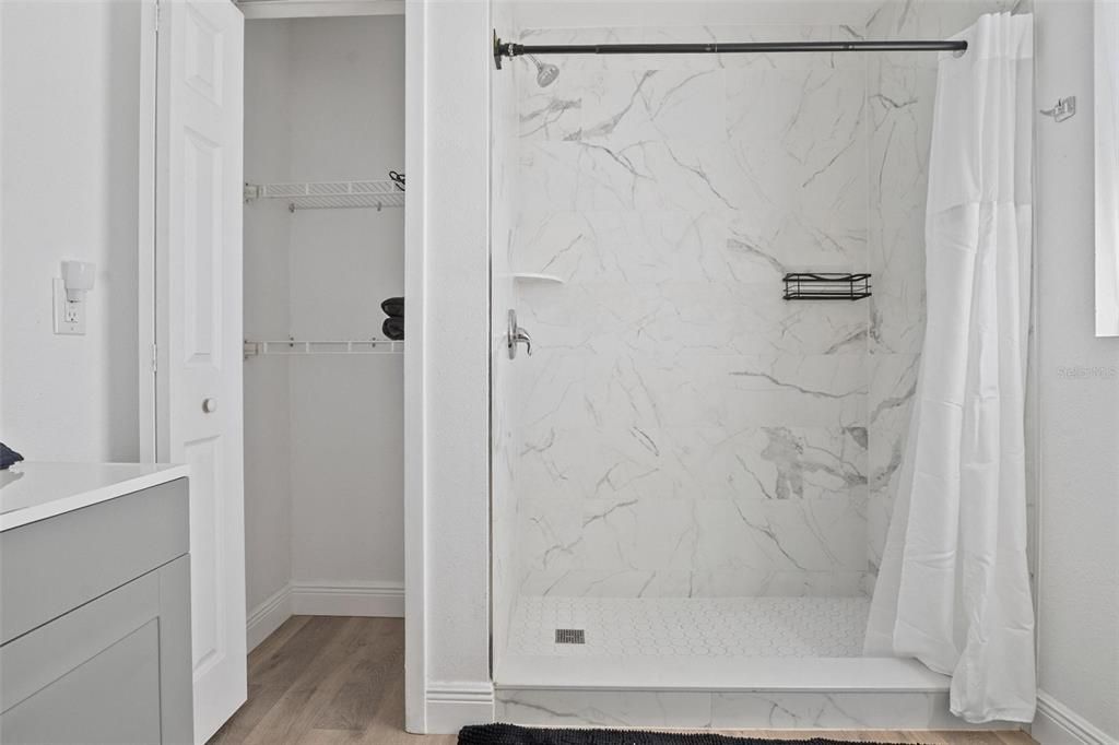 For Sale: $374,900 (3 beds, 2 baths, 1751 Square Feet)