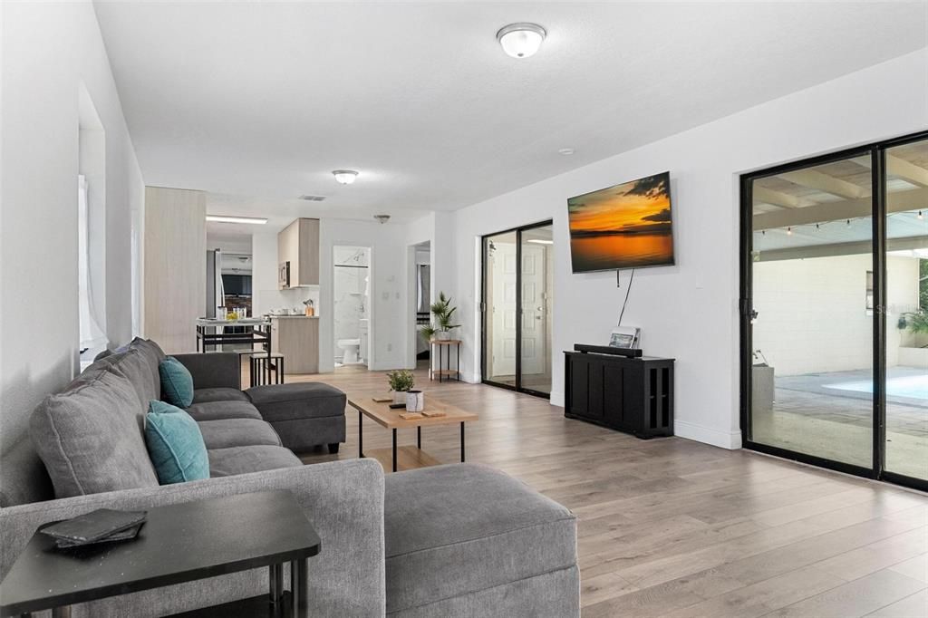 For Sale: $374,900 (3 beds, 2 baths, 1751 Square Feet)